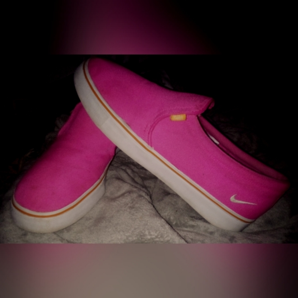 Nike Court Royale AC SLIP ON size 11